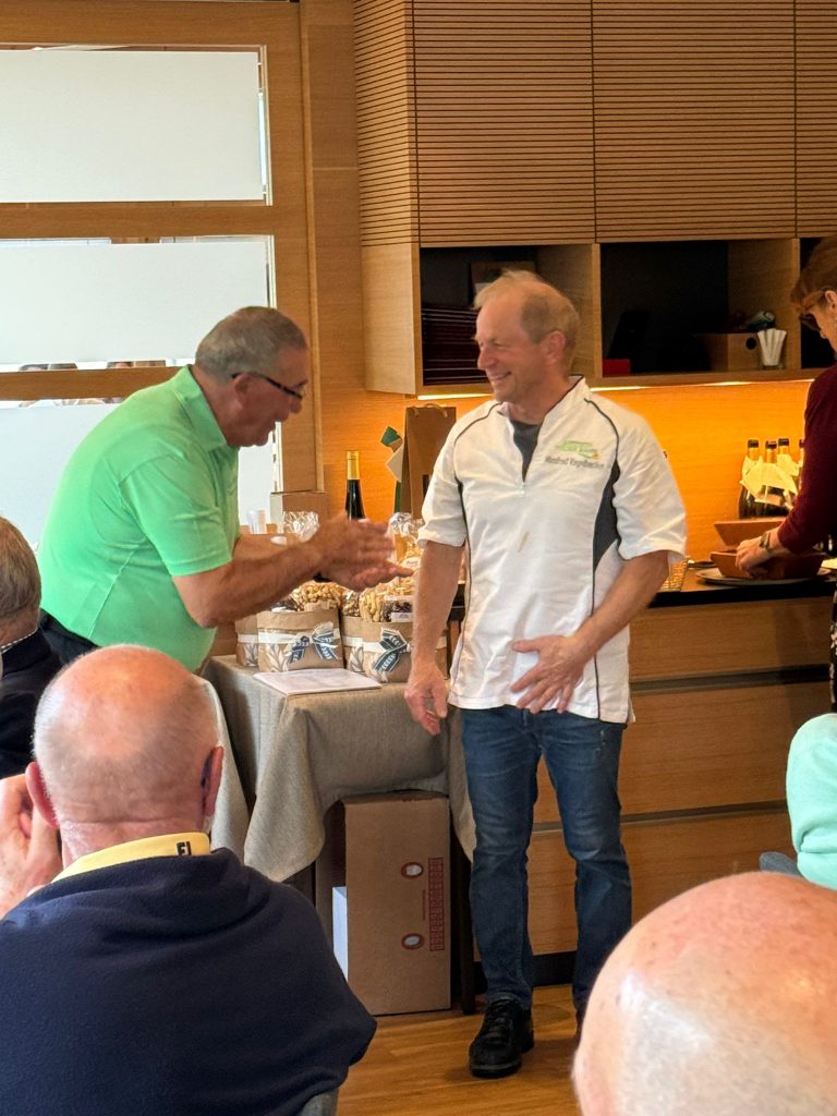 Dankesapplaus an Manfred Vogelbacher und Team